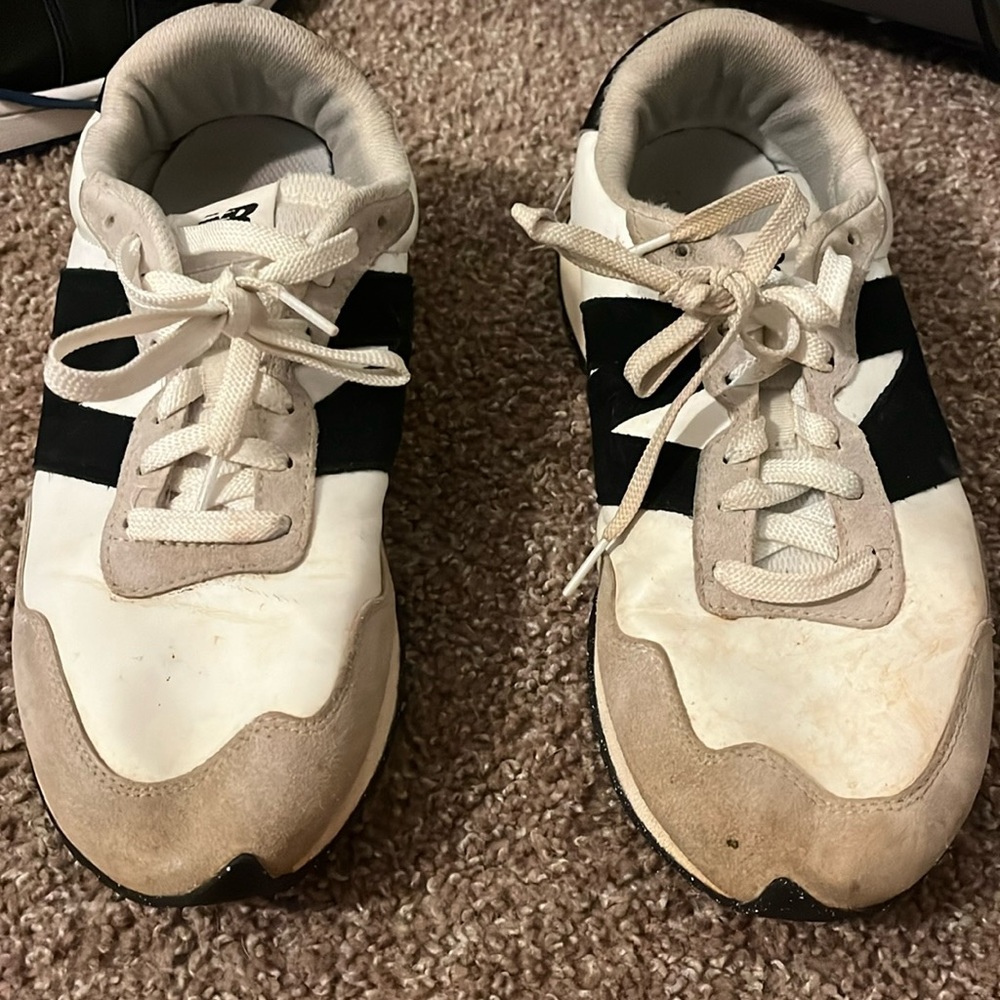 New Balance Sneakers